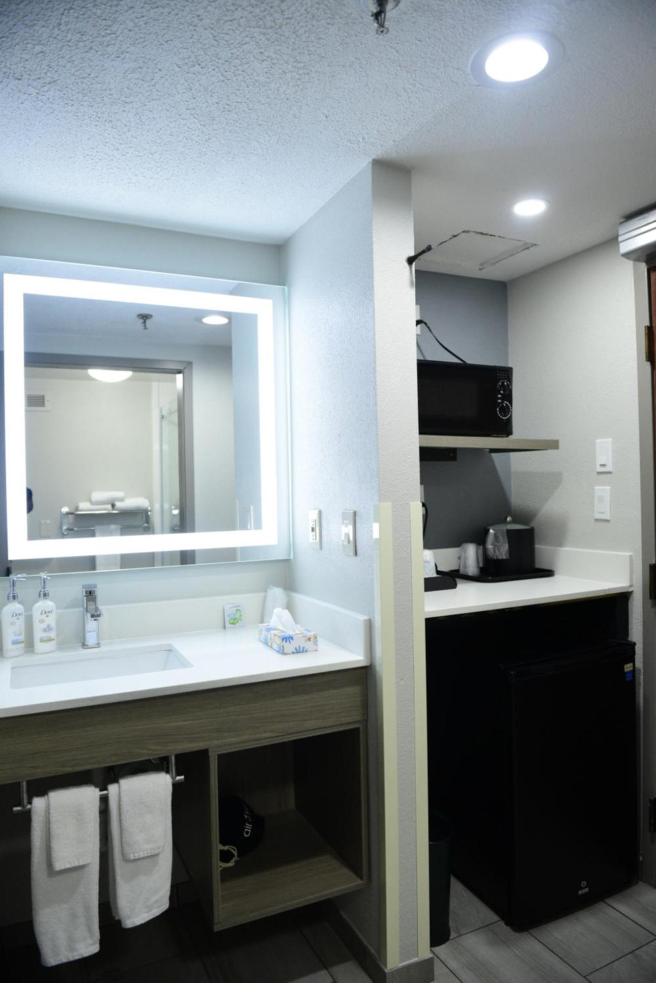 Keene Elm City Hotel, Ascend Hotel Collection Ngoại thất bức ảnh