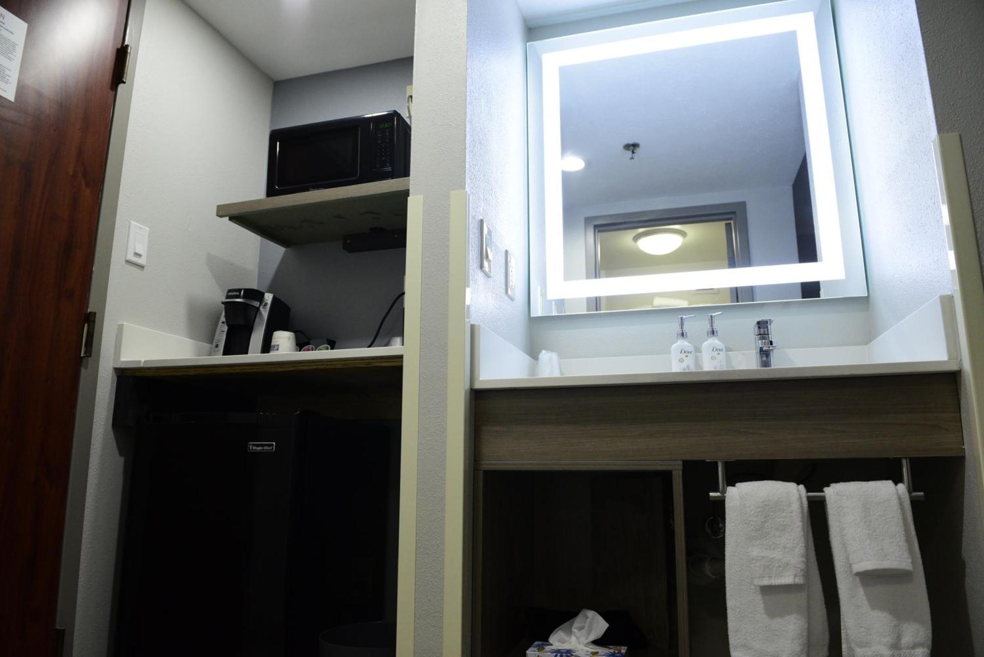 Keene Elm City Hotel, Ascend Hotel Collection Ngoại thất bức ảnh