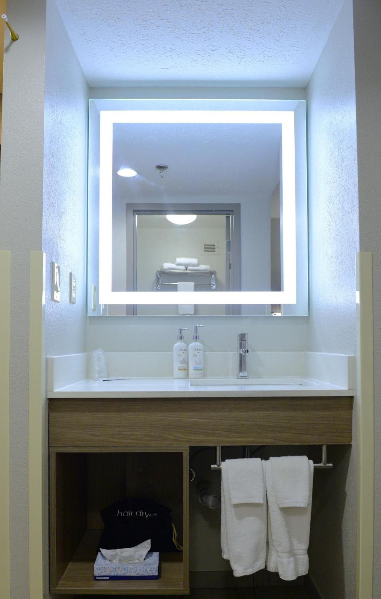 Keene Elm City Hotel, Ascend Hotel Collection Ngoại thất bức ảnh