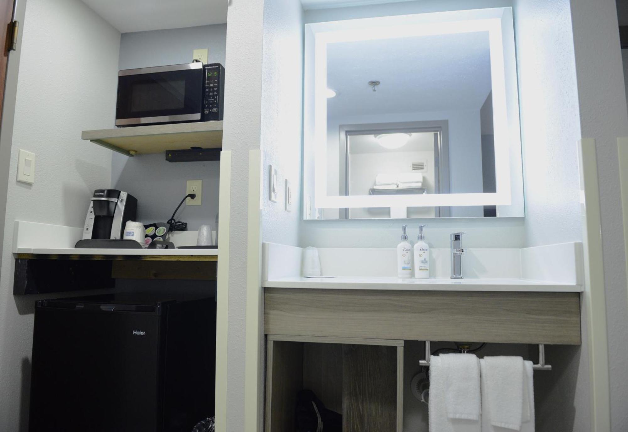 Keene Elm City Hotel, Ascend Hotel Collection Ngoại thất bức ảnh