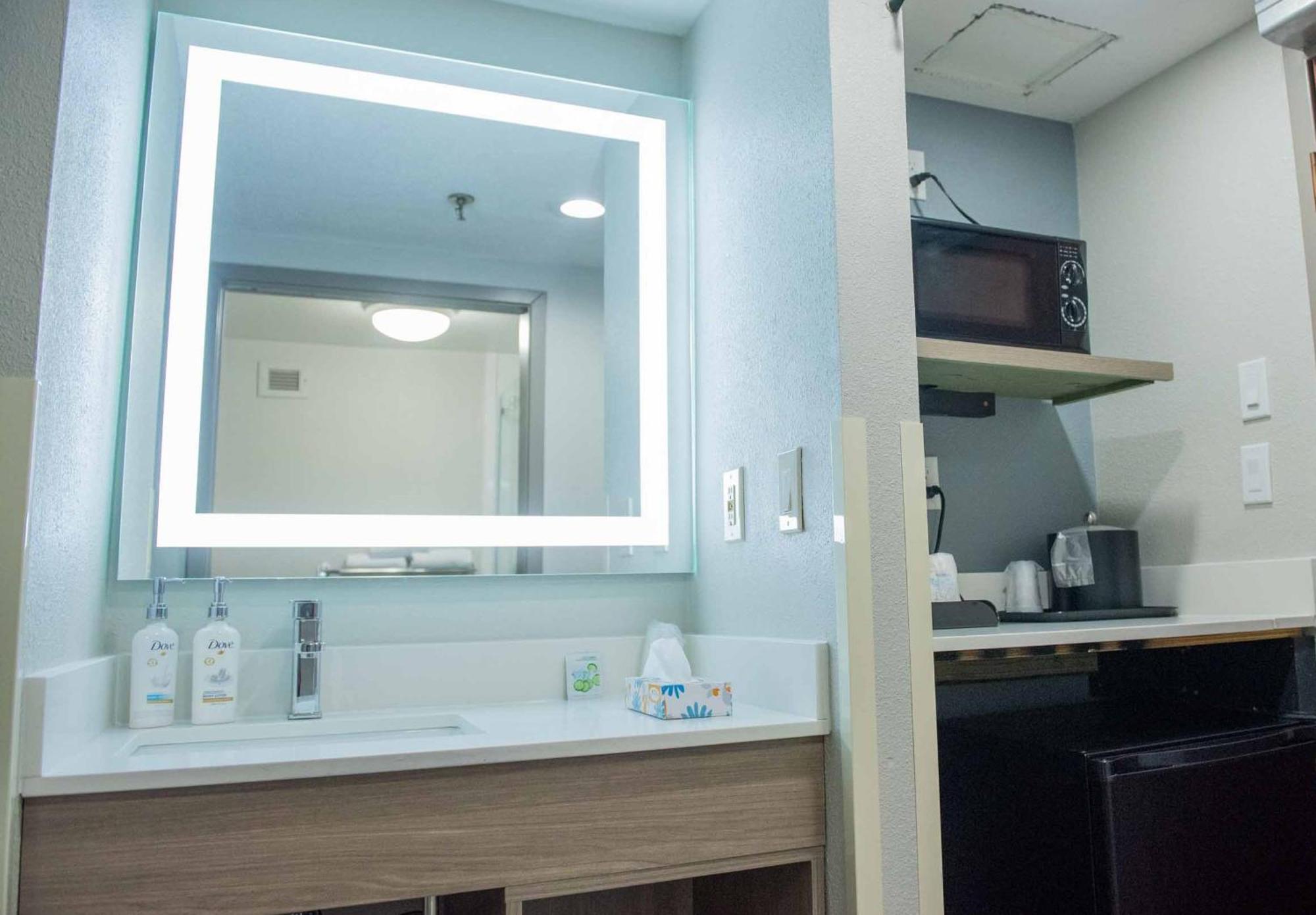 Keene Elm City Hotel, Ascend Hotel Collection Ngoại thất bức ảnh