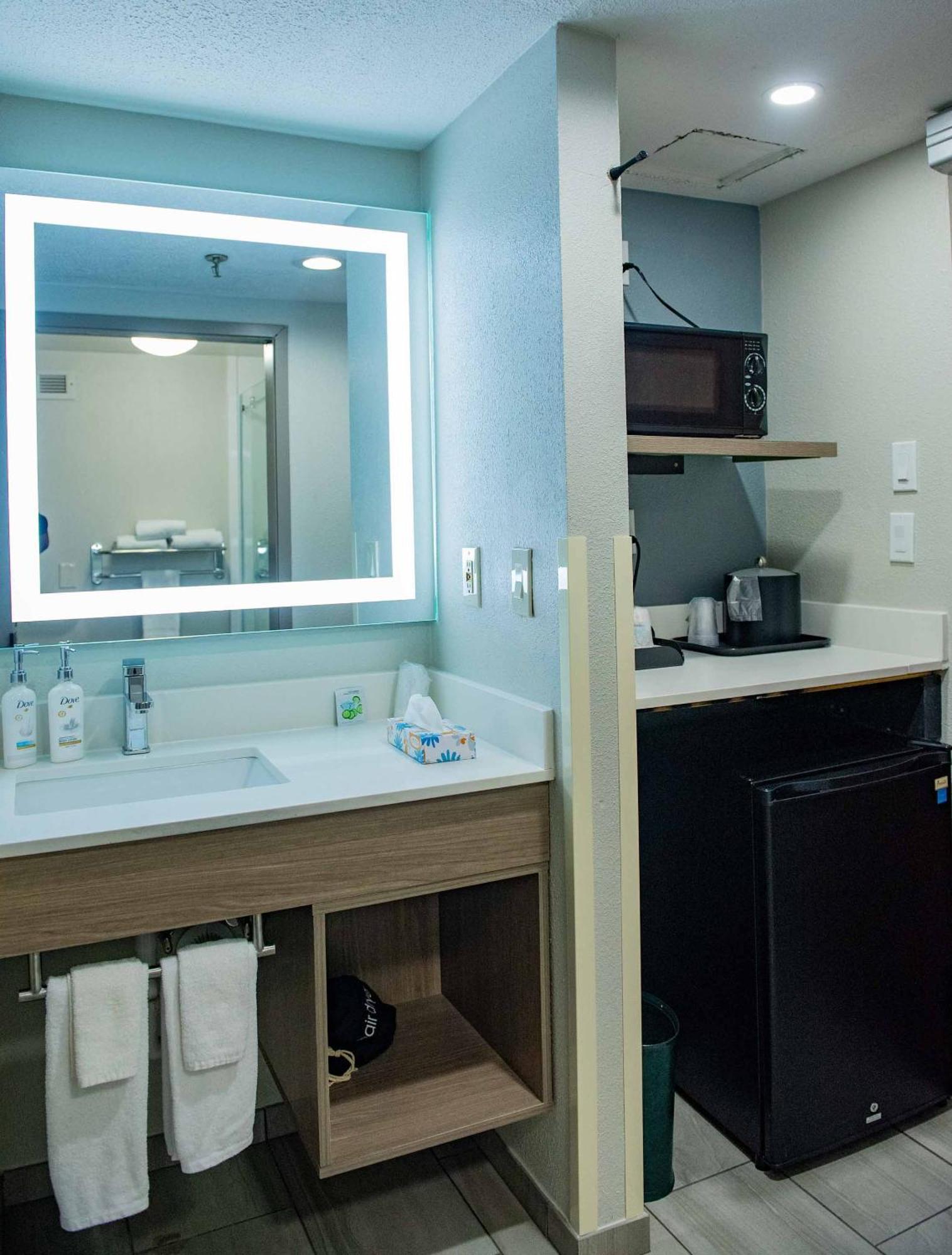 Keene Elm City Hotel, Ascend Hotel Collection Ngoại thất bức ảnh